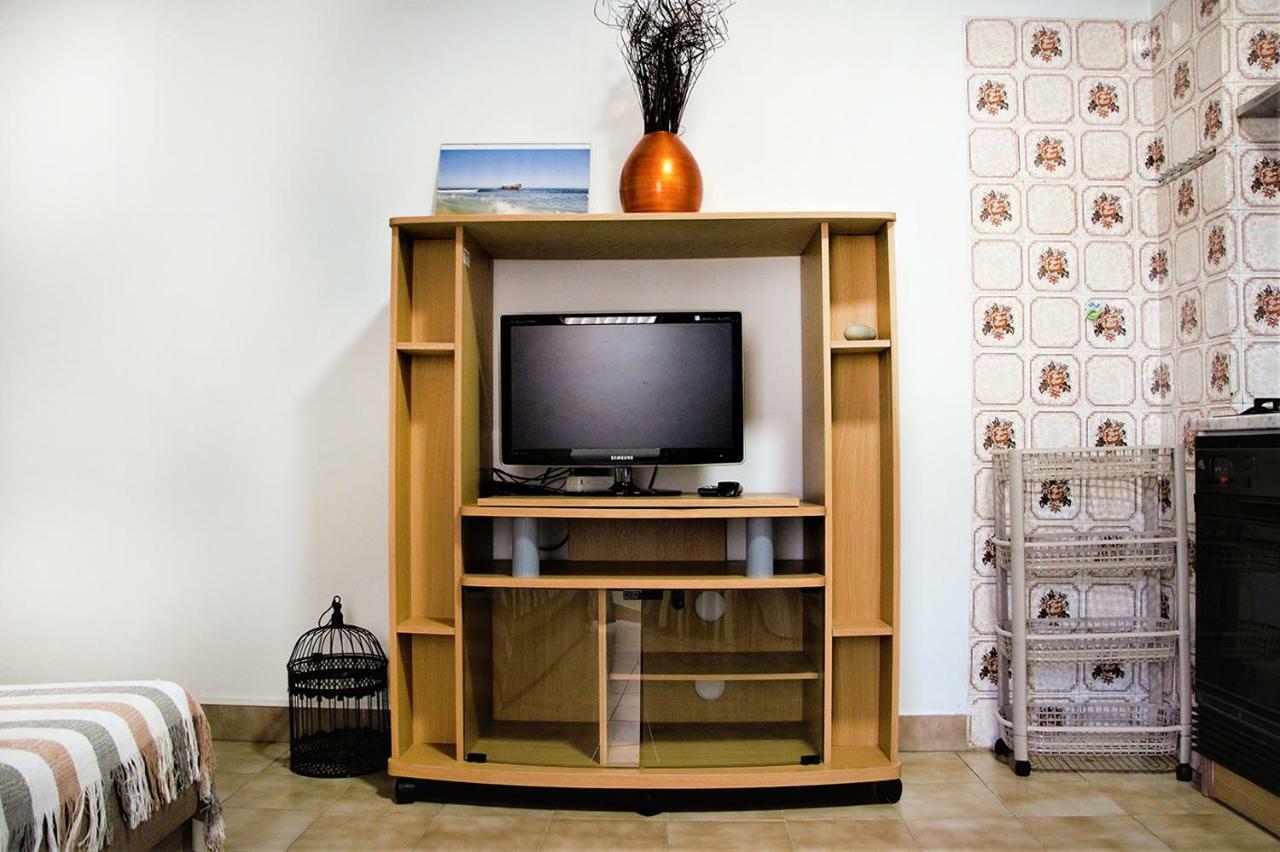 Apartamento T1, 50 Metros Da Praia Appartement Quarteira Buitenkant foto